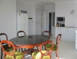 Olas Holiday House - Foster Accommodation 0