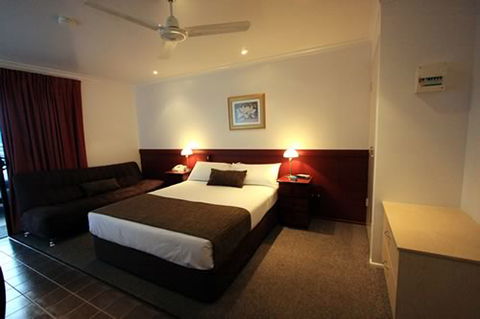 Xenia Central Studio Accommodation - Foster Accommodation 1