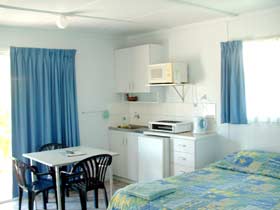 Banjos Overnight & Holiday Units - Foster Accommodation 2