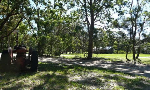 Possums Hollow And Hooters Hut - Foster Accommodation 2