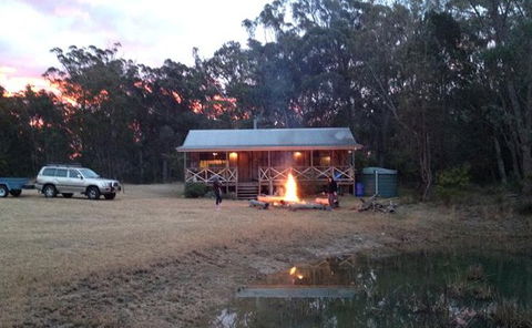Possums Hollow And Hooters Hut - Foster Accommodation 3