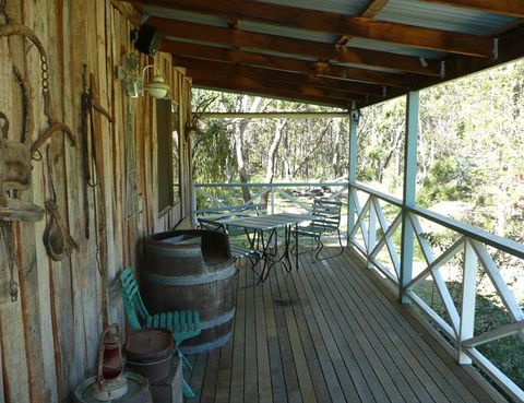 Possums Hollow And Hooters Hut - Foster Accommodation 4