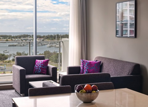Meriton Serviced Apartments Southport - Foster Accommodation 4