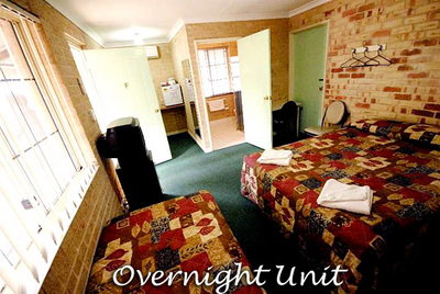 Travellers Rest Motel - Foster Accommodation 2