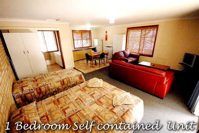 Travellers Rest Motel - Foster Accommodation 3