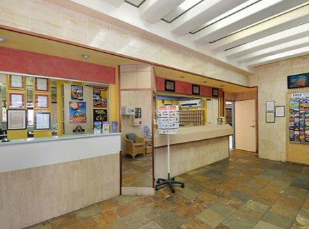 Sandy Point Beach Resort - Foster Accommodation 5