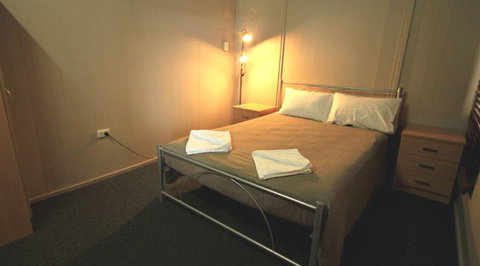 Gracemere Hotel - Foster Accommodation 1
