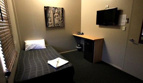 Gracemere Hotel - Foster Accommodation 3