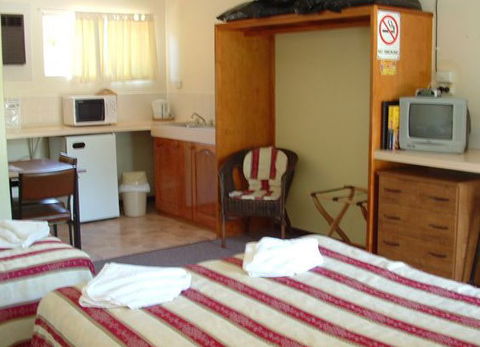 Affordable Gold City Motel - Foster Accommodation 2