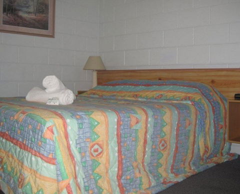 Country Road Motel - Foster Accommodation 1