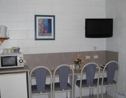 Country Road Motel - Foster Accommodation 4