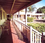 Bottle Tree Gardens Motel - Foster Accommodation