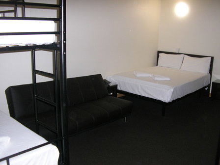 City Edge Brisbane (Formerly: Explorers Inn) - Foster Accommodation 1