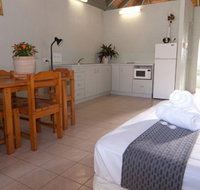 Island Leisure Resort - Foster Accommodation