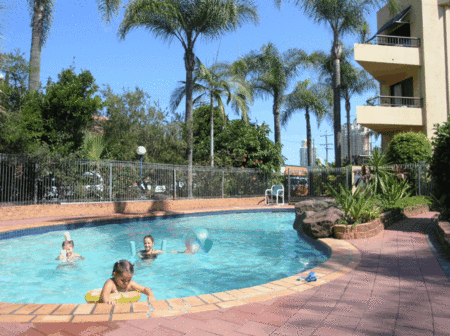 Grangewood Court Holiday Apartments - Foster Accommodation