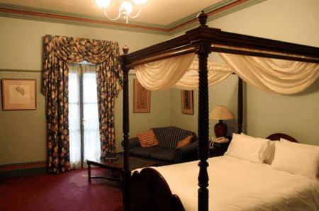 The Yarra Glen Grand Hotel - Foster Accommodation