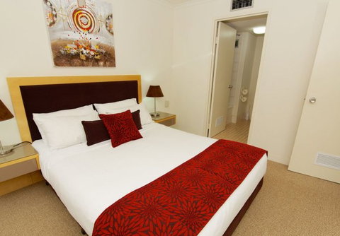 Abbey On Roma - Foster Accommodation 1