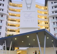 Waves Maroochy River - Foster Accommodation