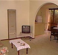 Hyatt Apartments - Foster Accommodation