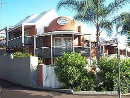 Spring Hill Terraces - Foster Accommodation 0