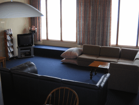 Valhalla Lodge - Foster Accommodation 4