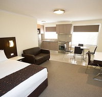 Country Comfort Premier Motel - Foster Accommodation