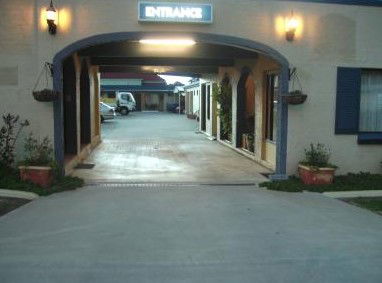 Golden Harvest Motel - Foster Accommodation 2