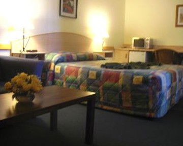 Golden Harvest Motel - Foster Accommodation 3