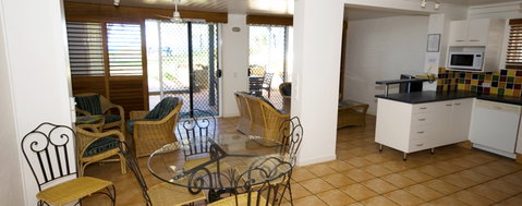 Sandcastles On The Beach At Bargara - Foster Accommodation 5