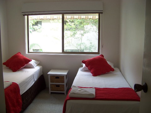 Old Burleigh Court Holiday Apartments - Foster Accommodation 3