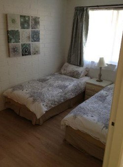 Aquarius Holiday Apartments - Foster Accommodation 1