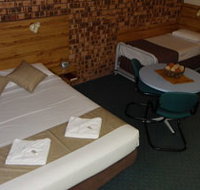 Surfside Resort Motel - Foster Accommodation