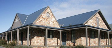 Best Western A Trapper's Motor Inn - Foster Accommodation 1