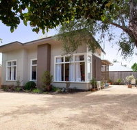 Driftwood Beach Cottage - Foster Accommodation