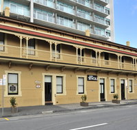 Hotel Tivoli - Foster Accommodation
