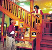 Hotel Corones - Foster Accommodation