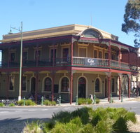 Rifle Brigade Hotel - Foster Accommodation