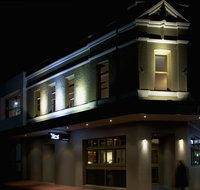 Crocodile Farm Hotel - Foster Accommodation