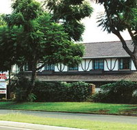 A Tudor Lodge Motel - Foster Accommodation