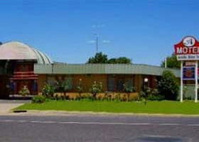 Avondel Motor Inn - Foster Accommodation 0