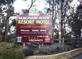 Sanctuary House Resort Motel - Healesville - Foster Accommodation 1