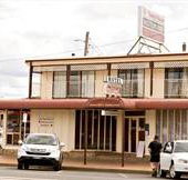 Town House Motor Inn - Foster Accommodation