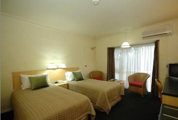 Best Western Grand Country Lodge - Foster Accommodation 4