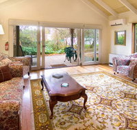 Double Nut Chalets - Foster Accommodation