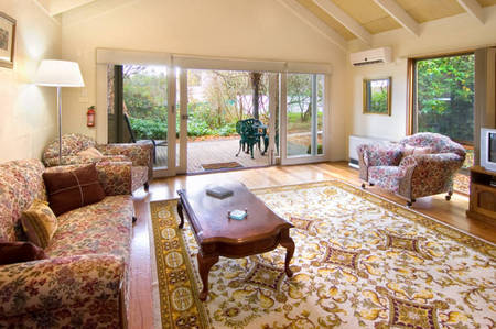 Double Nut Chalets - Foster Accommodation 0