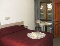 The Edge Hotel - Foster Accommodation 3