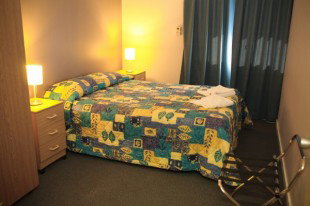 City Stay Apartment Hotel - Foster Accommodation 1