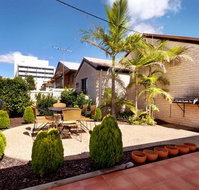 Asters On James Motor Inn - Foster Accommodation