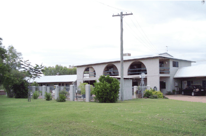 Latara Resort Motel - Foster Accommodation