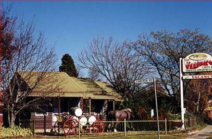 The Village Cabins - Foster Accommodation 2